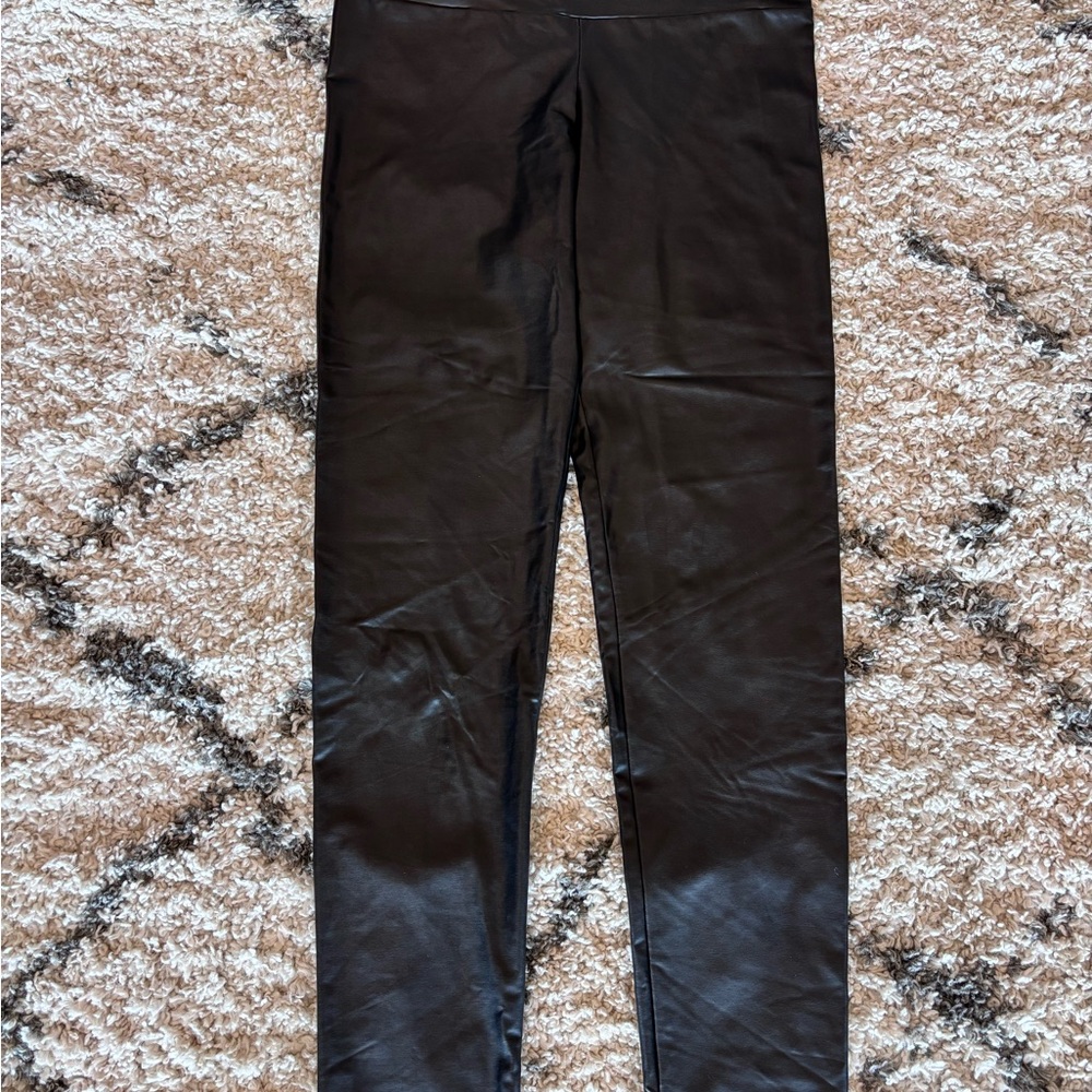 Impressions Black Leggings Sleek Form-Fitting Design